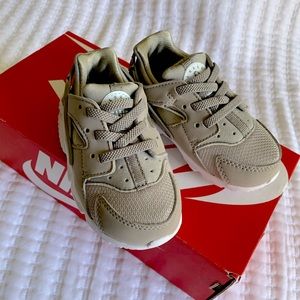 Nike Huarache Run 6C